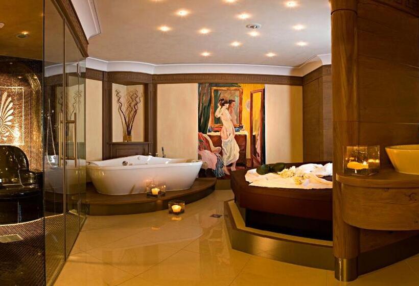 호텔 Savoy Dolomites Luxury & Spa