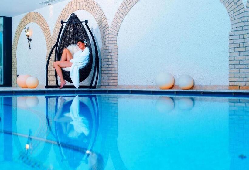 호텔 Savoy Dolomites Luxury & Spa