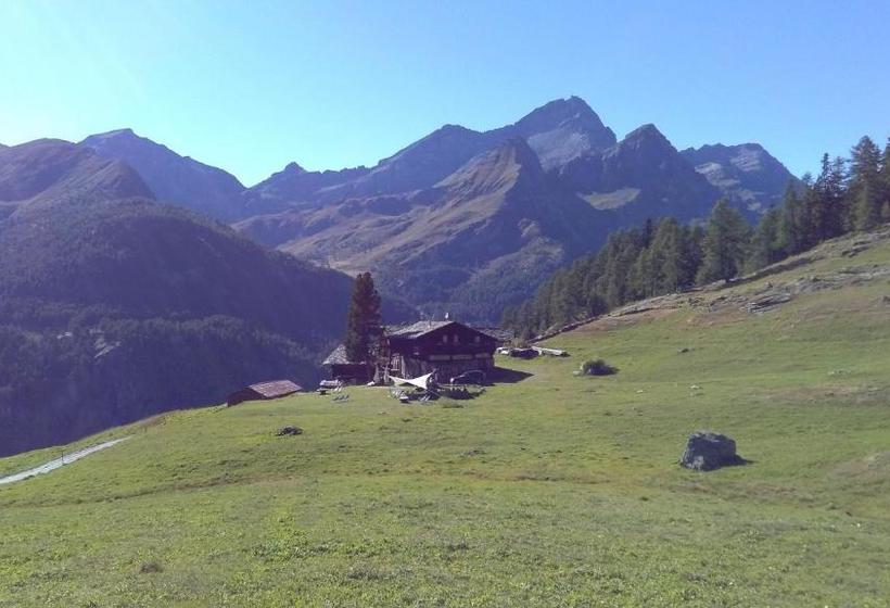 בית מלון כפרי Stadel Soussun