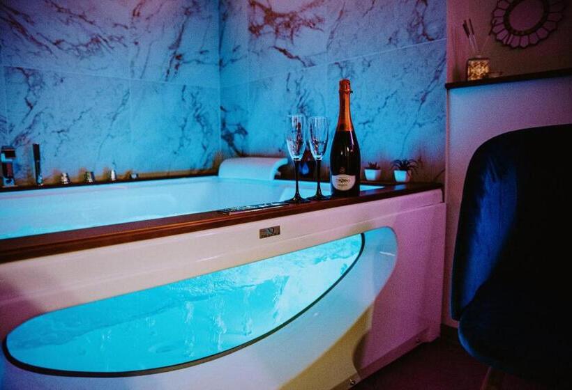 تختخواب و صبحانه Atanasia Suite