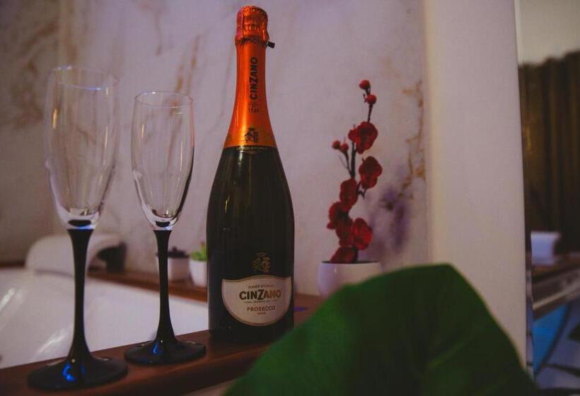 تختخواب و صبحانه Atanasia Suite