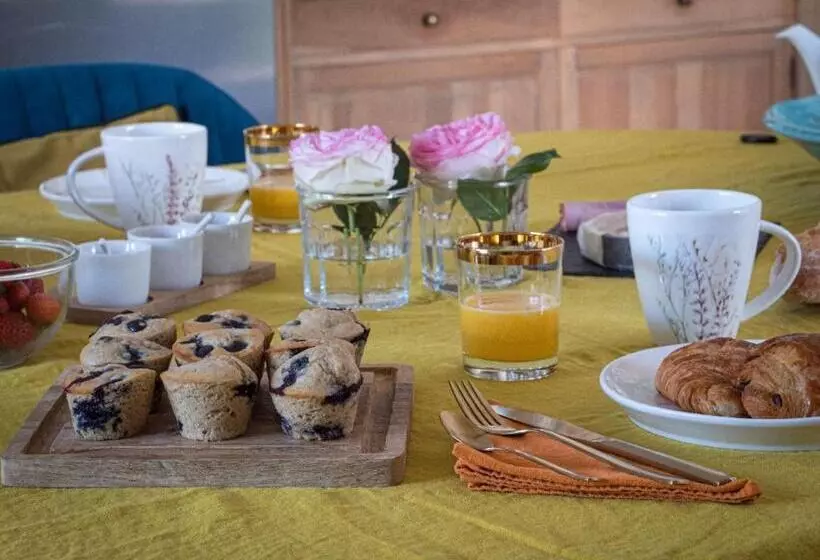 Aamiaismajoitus (B&B) ô Bord De Loire