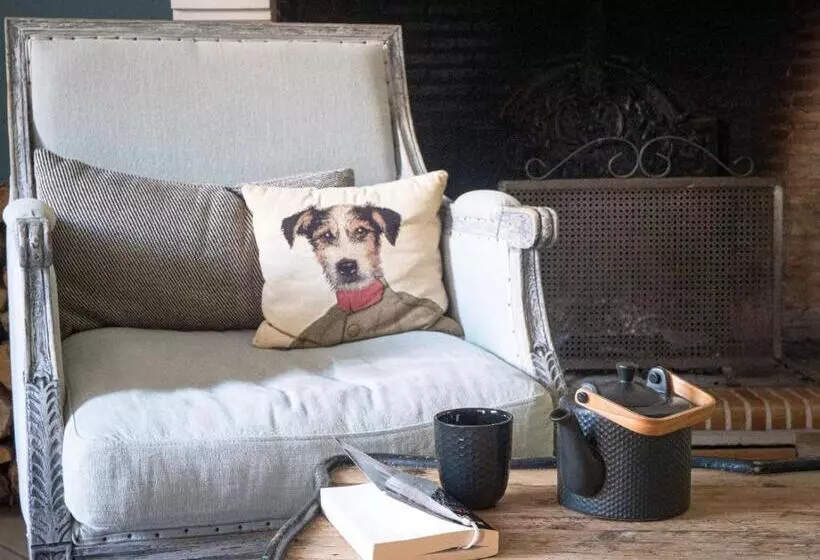 Aamiaismajoitus (B&B) ô Bord De Loire