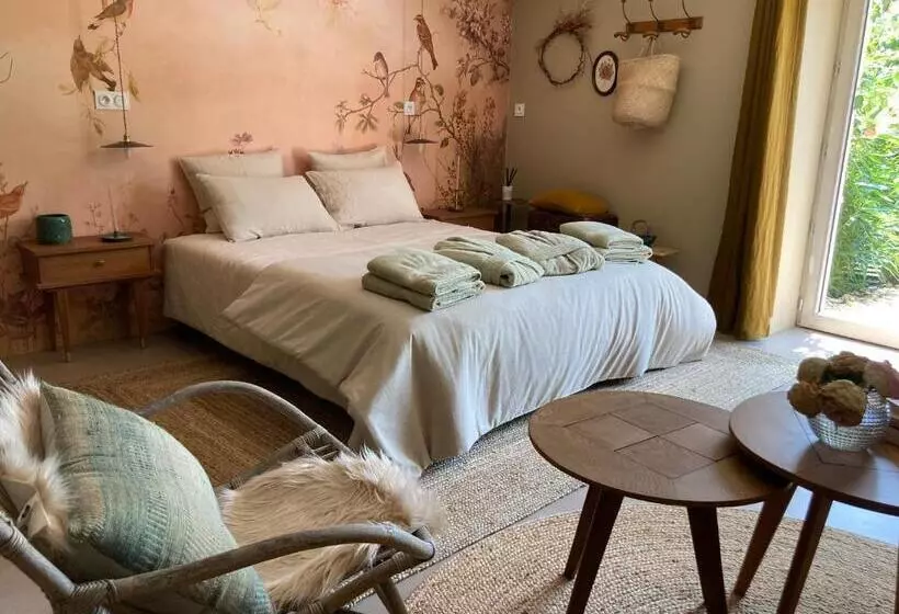 Aamiaismajoitus (B&B) ô Bord De Loire