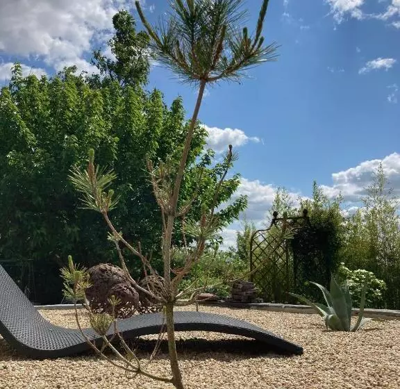 Aamiaismajoitus (B&B) ô Bord De Loire