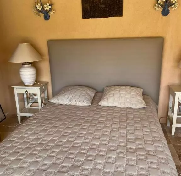 ベッドアンドブレックファースト L’oiseau Bleu