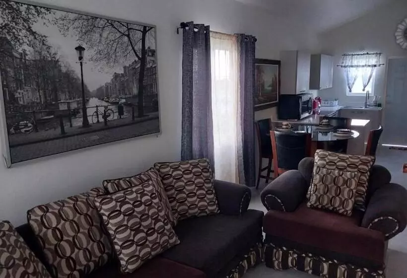 تختخواب و صبحانه Serenity Havens Stays Airbnb