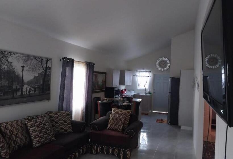 تختخواب و صبحانه Serenity Havens Stays Airbnb