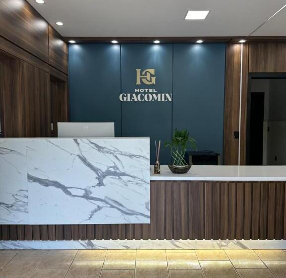 酒店 Giacomin