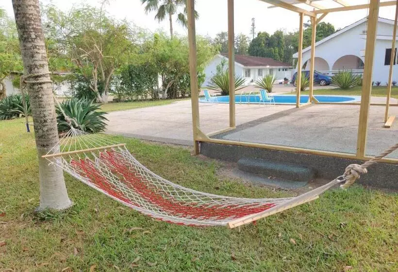 پانسیون Beach House Oasis