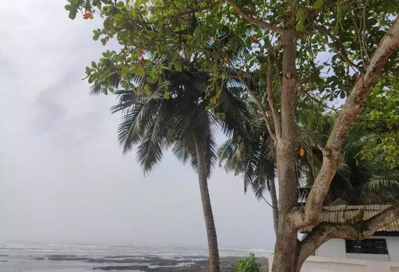 پانسیون Beach House Oasis