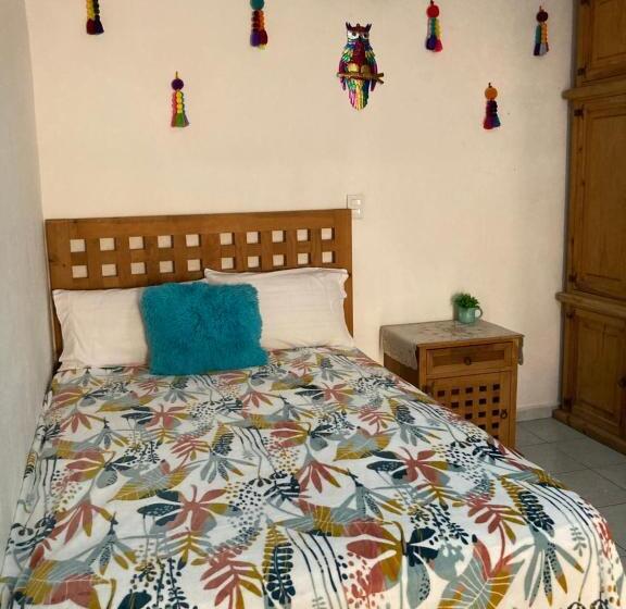 بنسيون Cómoda Y Amplia Habitación En Jalatlaco