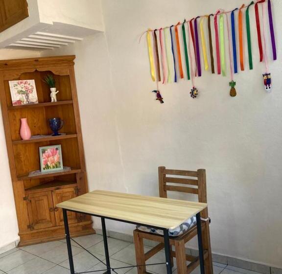 بنسيون Cómoda Y Amplia Habitación En Jalatlaco