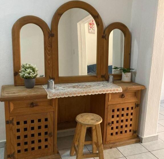 بنسيون Cómoda Y Amplia Habitación En Jalatlaco