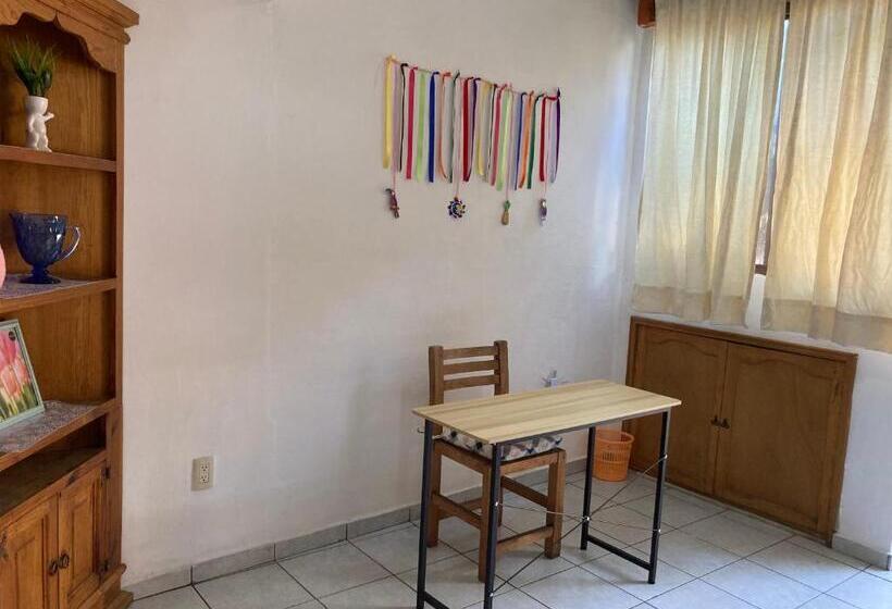 بنسيون Cómoda Y Amplia Habitación En Jalatlaco