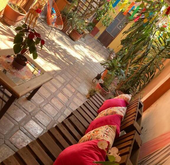 بنسيون Cómoda Y Amplia Habitación En Jalatlaco