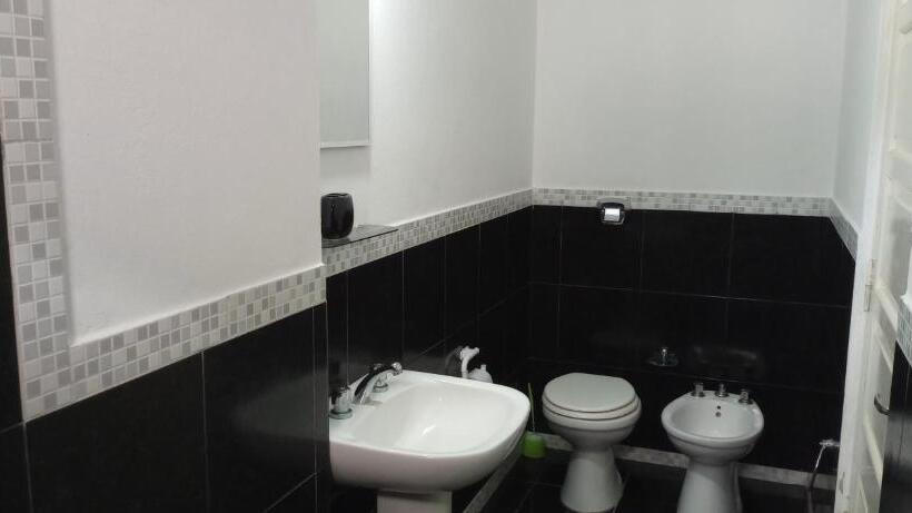 پانسیون Hostal Adelita