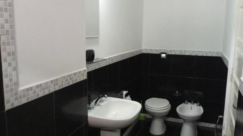 پانسیون Hostal Adelita