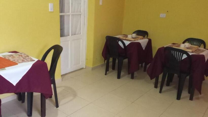 پانسیون Hostal Adelita