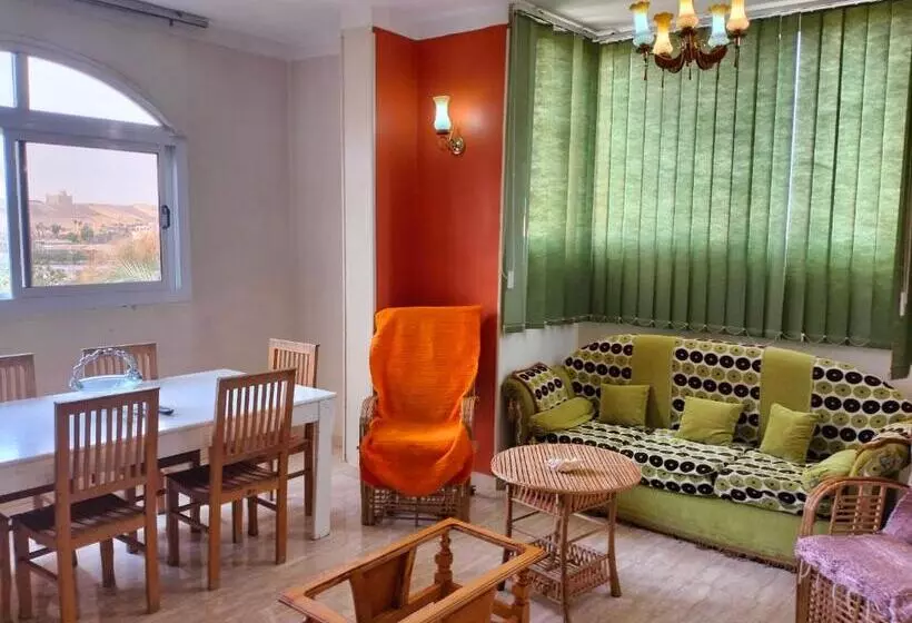 پانسیون Roof Garden House