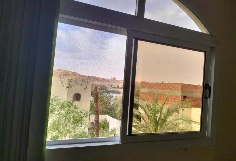 پانسیون Roof Garden House