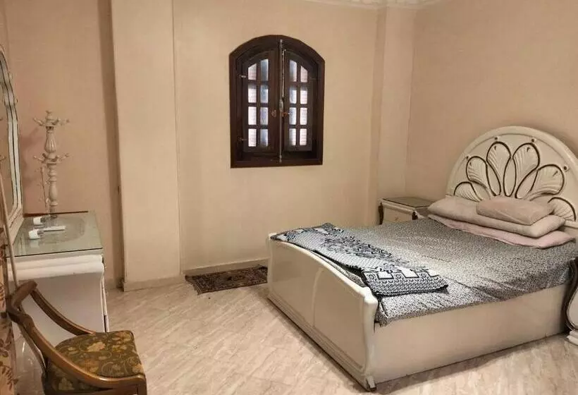 پانسیون Roof Garden House