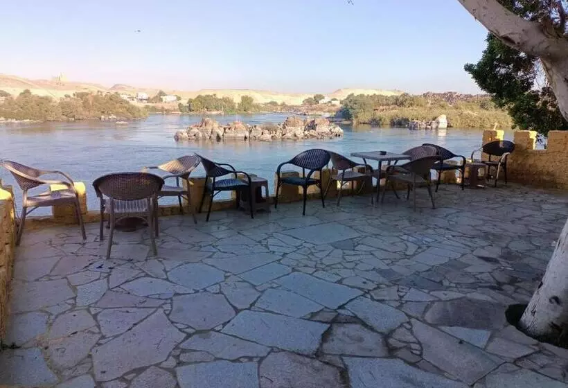 پانسیون Roof Garden House