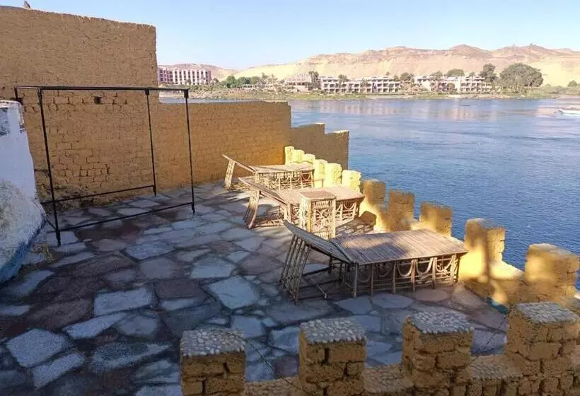پانسیون Roof Garden House