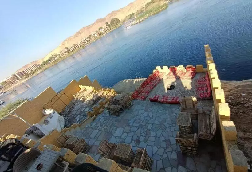 پانسیون Roof Garden House