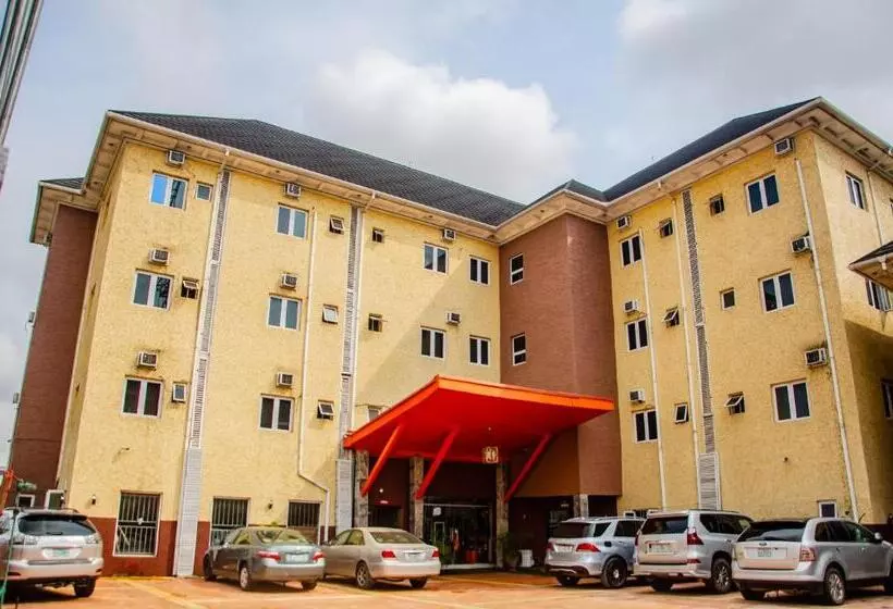 Aify Queenest Hotel And Suites