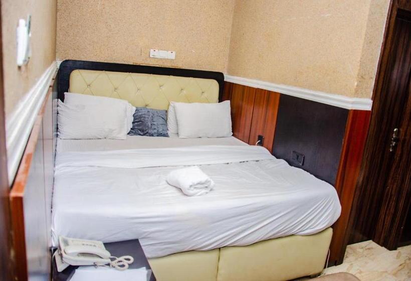 Aify Queenest Hotel And Suites