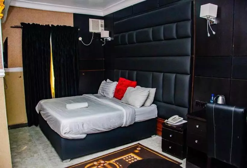Aify Queenest Hotel And Suites