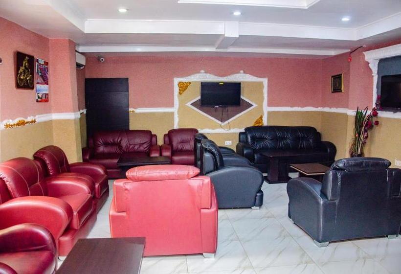 Aify Queenest Hotel And Suites