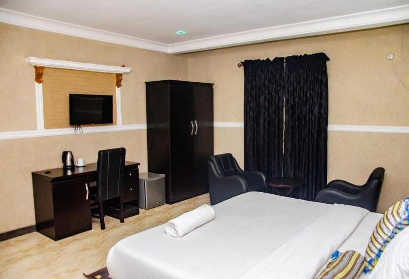 Aify Queenest Hotel And Suites