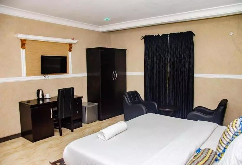 Aify Queenest Hotel And Suites