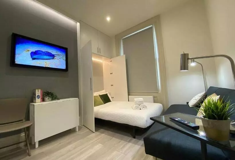 Apt 03 Beachside Beauty Central Studio Steps From Cafes