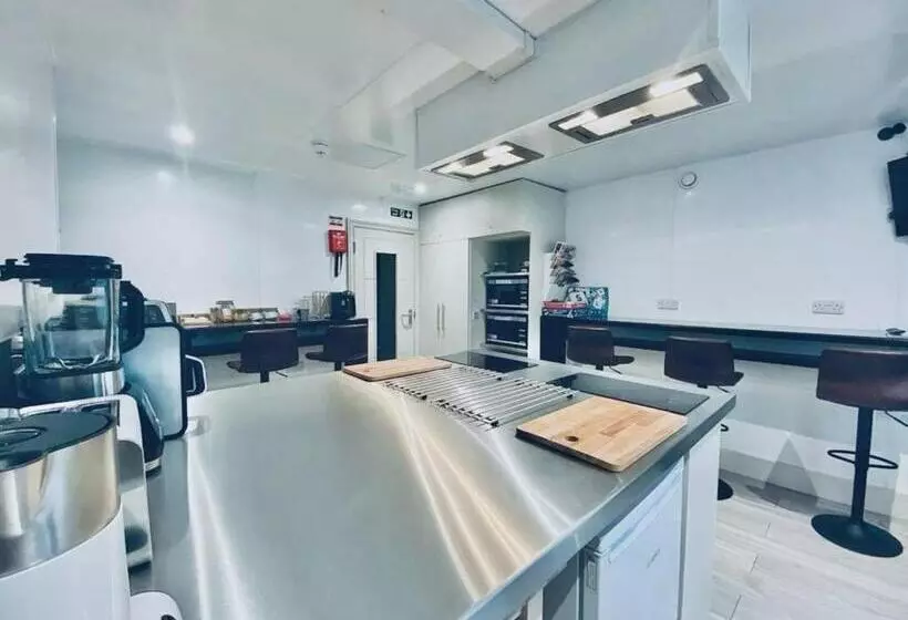 Apt 03 Beachside Beauty Central Studio Steps From Cafes