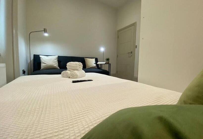 Apt 03 Beachside Beauty Central Studio Steps From Cafes