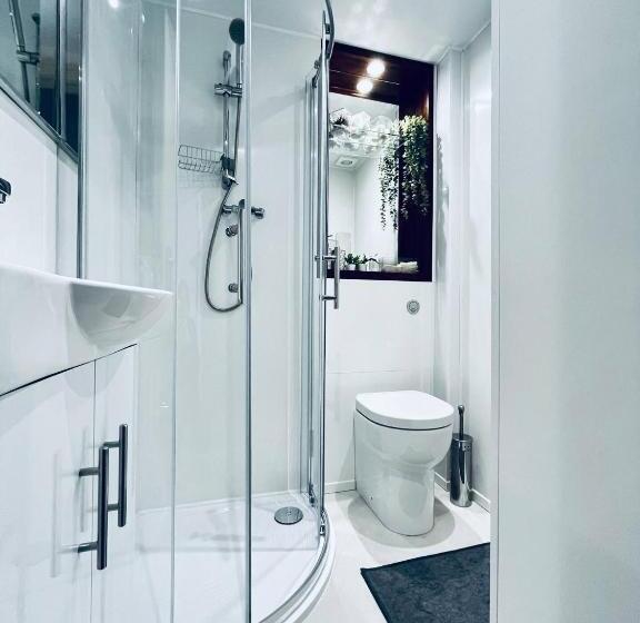 Apt 03 Beachside Beauty Central Studio Steps From Cafes