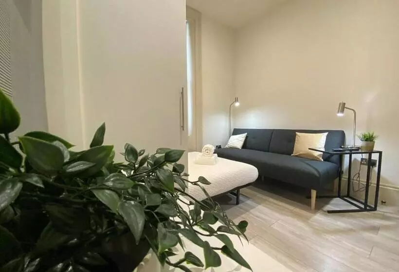 Apt 03 Beachside Beauty Central Studio Steps From Cafes