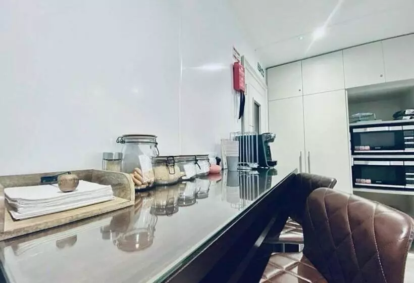 Apt 03 Beachside Beauty Central Studio Steps From Cafes