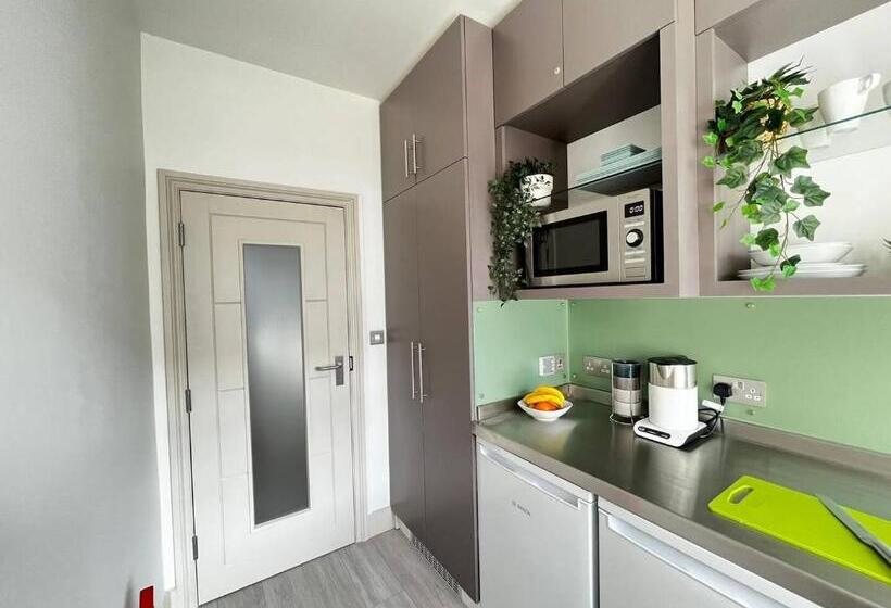 Apt 03 Beachside Beauty Central Studio Steps From Cafes