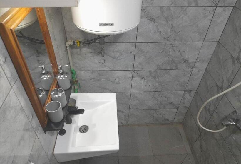 تختخواب و صبحانه Chez Joël