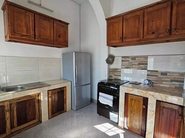 تختخواب و صبحانه Chez Joël