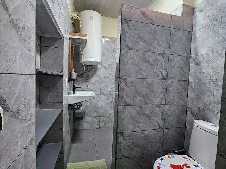 تختخواب و صبحانه Chez Joël