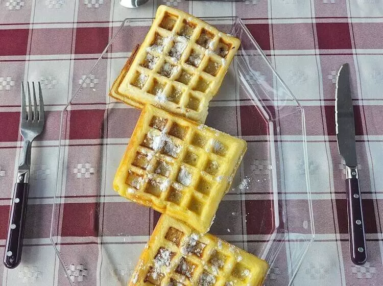 تختخواب و صبحانه Chez Joël