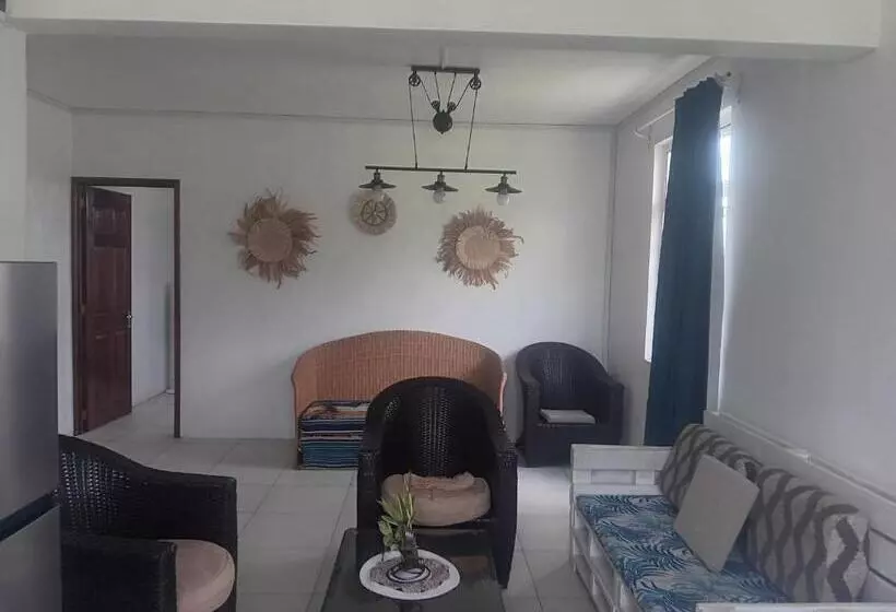 تختخواب و صبحانه Le Bijou Chez Laineda