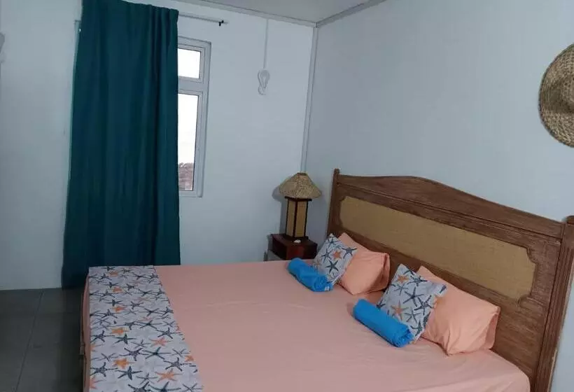 تختخواب و صبحانه Le Bijou Chez Laineda