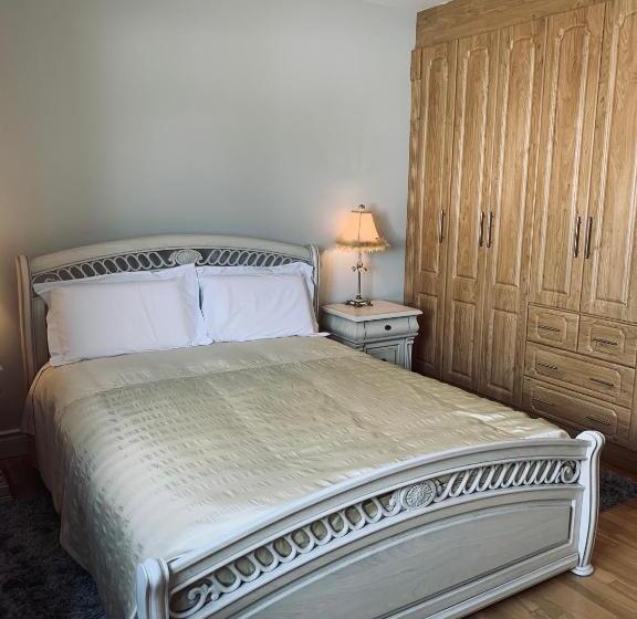 Bed and Breakfast St John S B And B