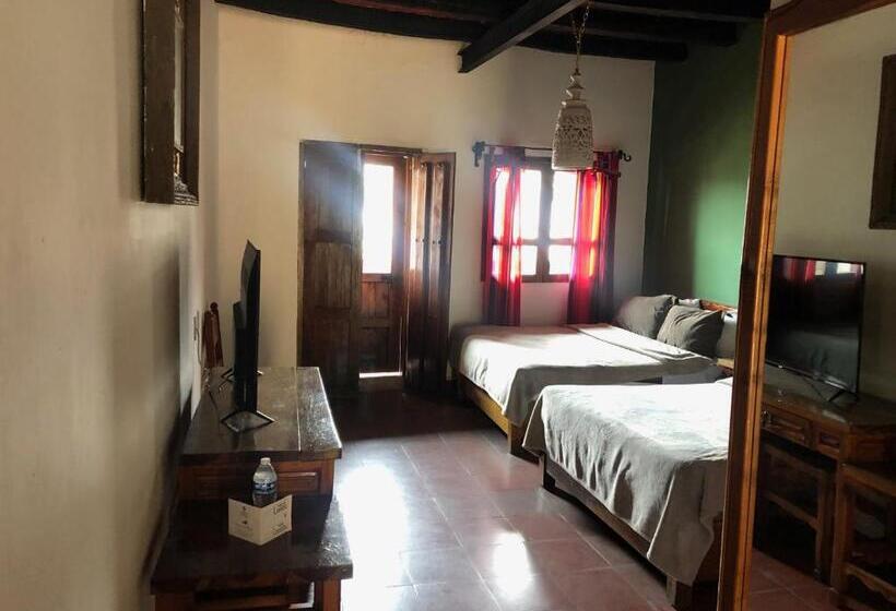 هتل Casona Colonial De La Misión